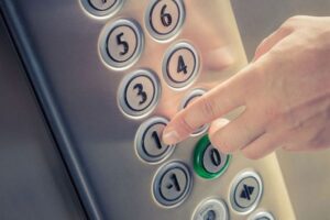 لیست خطاهای تابلو فرمان آسانسور + عيب يابي و رفع خطا ها