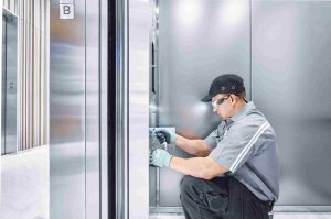 تعمیر قفل درب آسانسور ۱۴۰۳  + اعلام هزینه