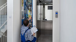 هزینه تعویض روغن آسانسور ۱۴۰۴ + نکات مهم