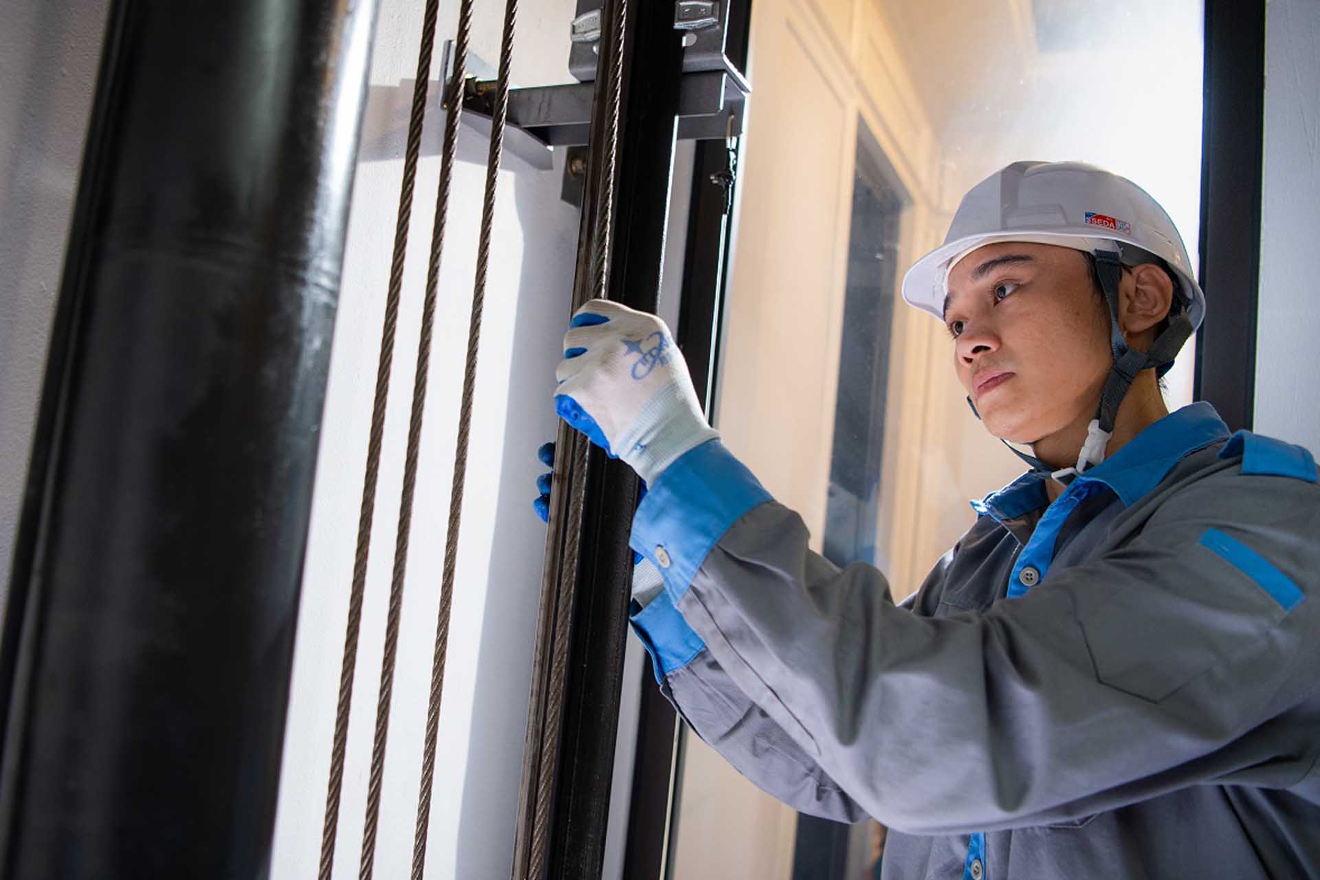 دلایل مخالفت با نصب آسانسور در ساختمان های قدیمی 3 Lift Installation