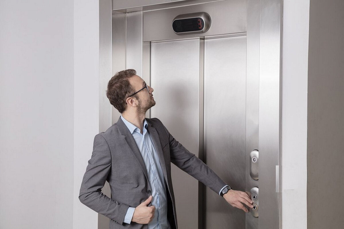 مهم ترین دلایل خرابی آسانسور + راه حل 3 scale 1200 2