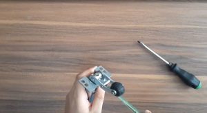 علائم خرابی دیکتاتور آسانسور [روش های جلوگیری + راهکار رفع خرابی]