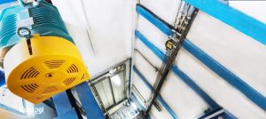 معایب آسانسور روملس [معرفی کامل مزایا و مشکلات آسانسور MRL]