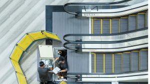 لیست خطاهای پله برقی [معرفی انواع خطاها + راهکار رفع آنها]